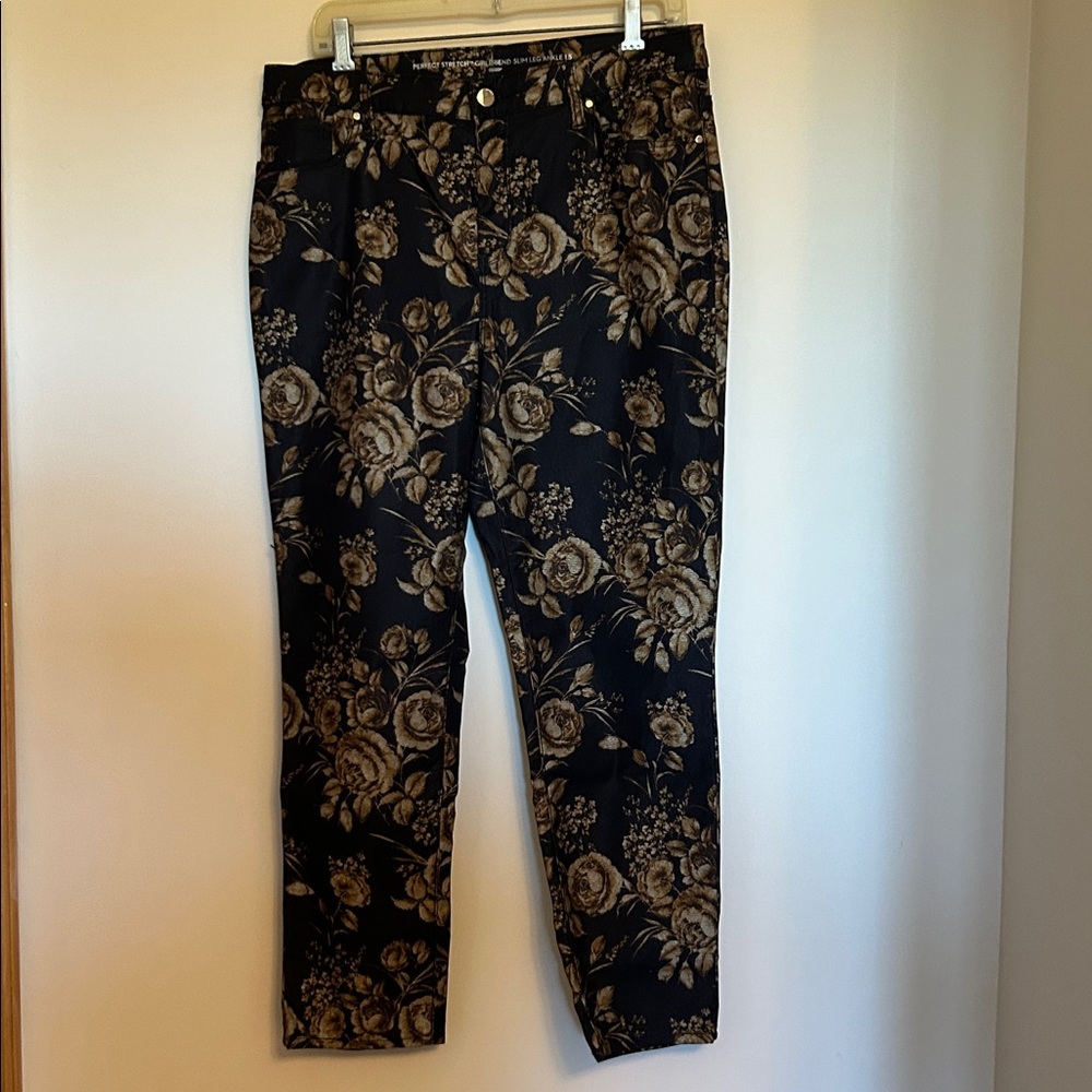 Chico’s perfect stretch girlfriend jeans slim ankle black/gold size 1.5 ankle